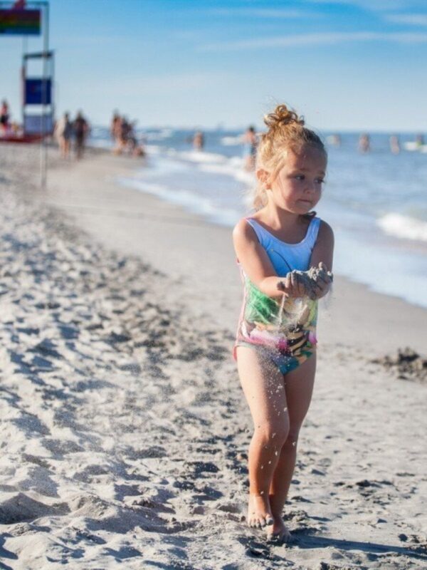 bambina spiaggia megamenu